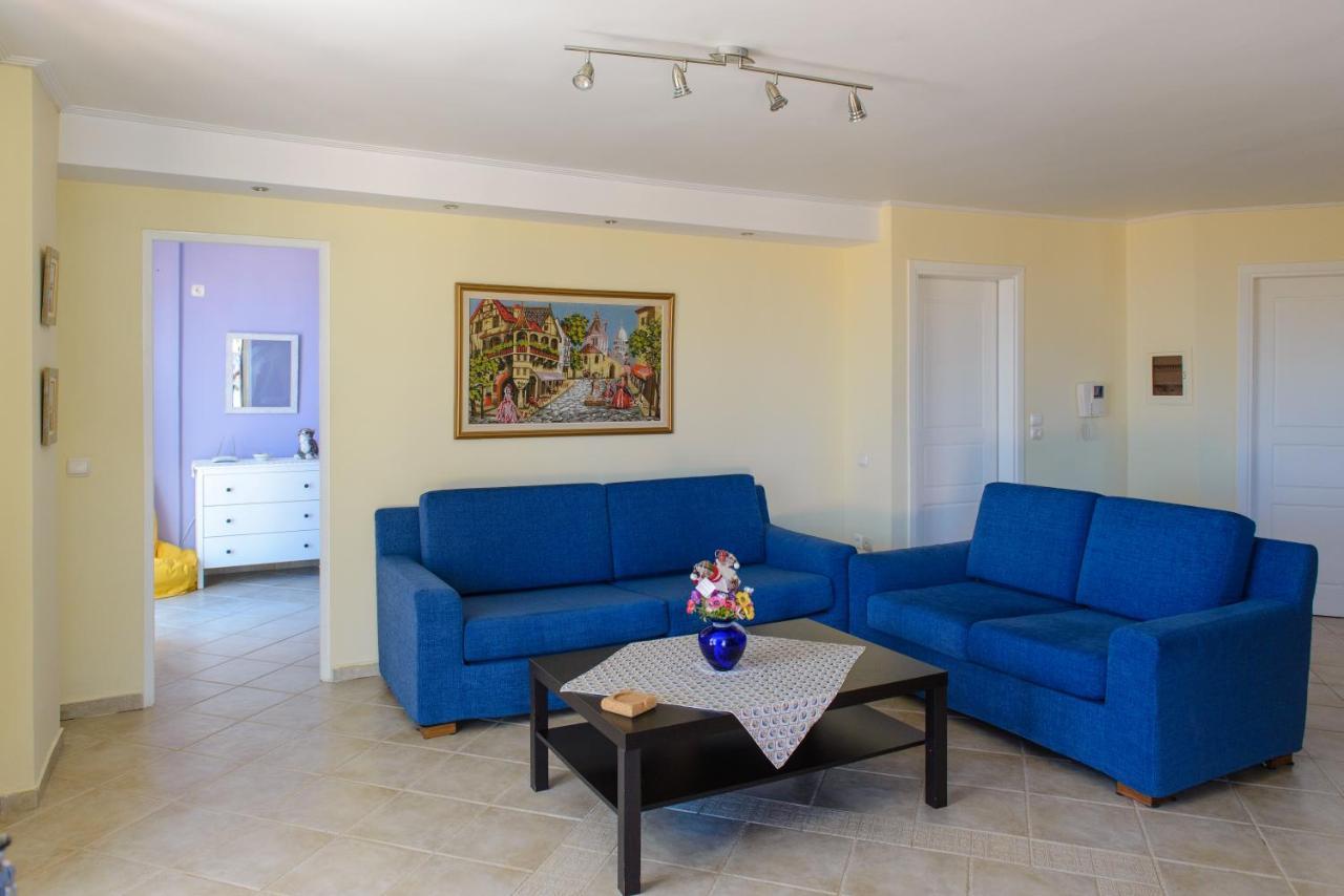 Artemis Riviera Villa Exterior photo