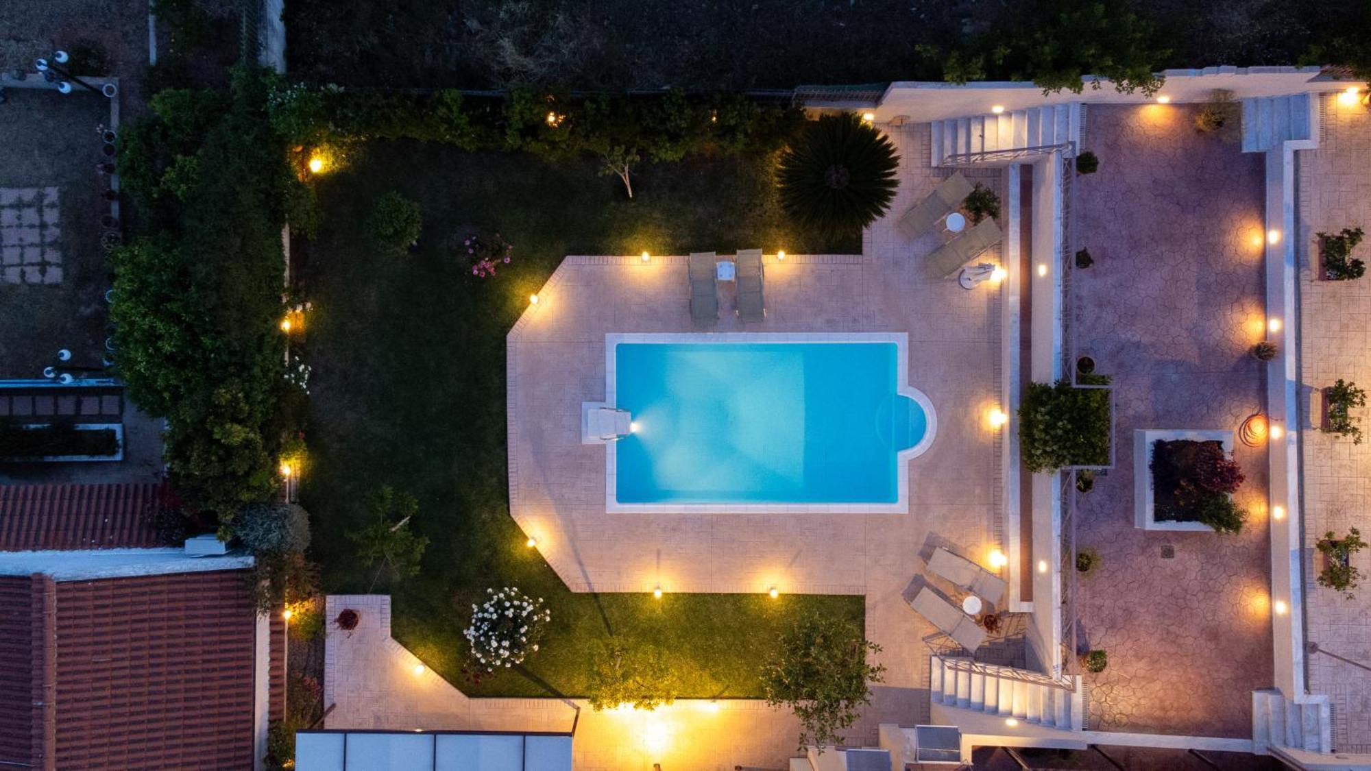 Artemis Riviera Villa Exterior photo